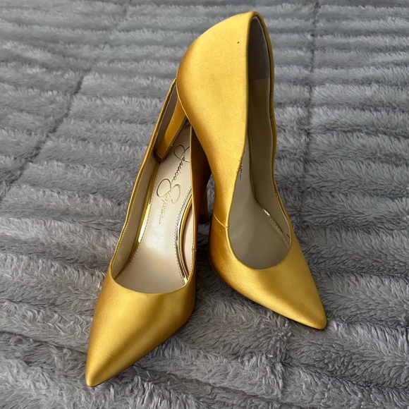 NWOT Jessica Simpson Cassani pointed-toe pumps - Picture 2 of 5